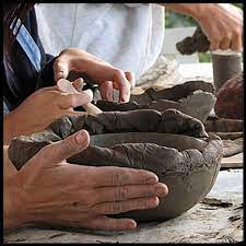 Zabawy z gliną - warsztaty ceramiczne w Boguszy